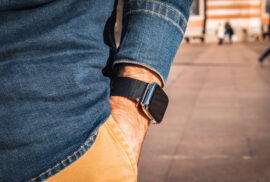Homme main poche bracelet Apple Watch cuir noir france